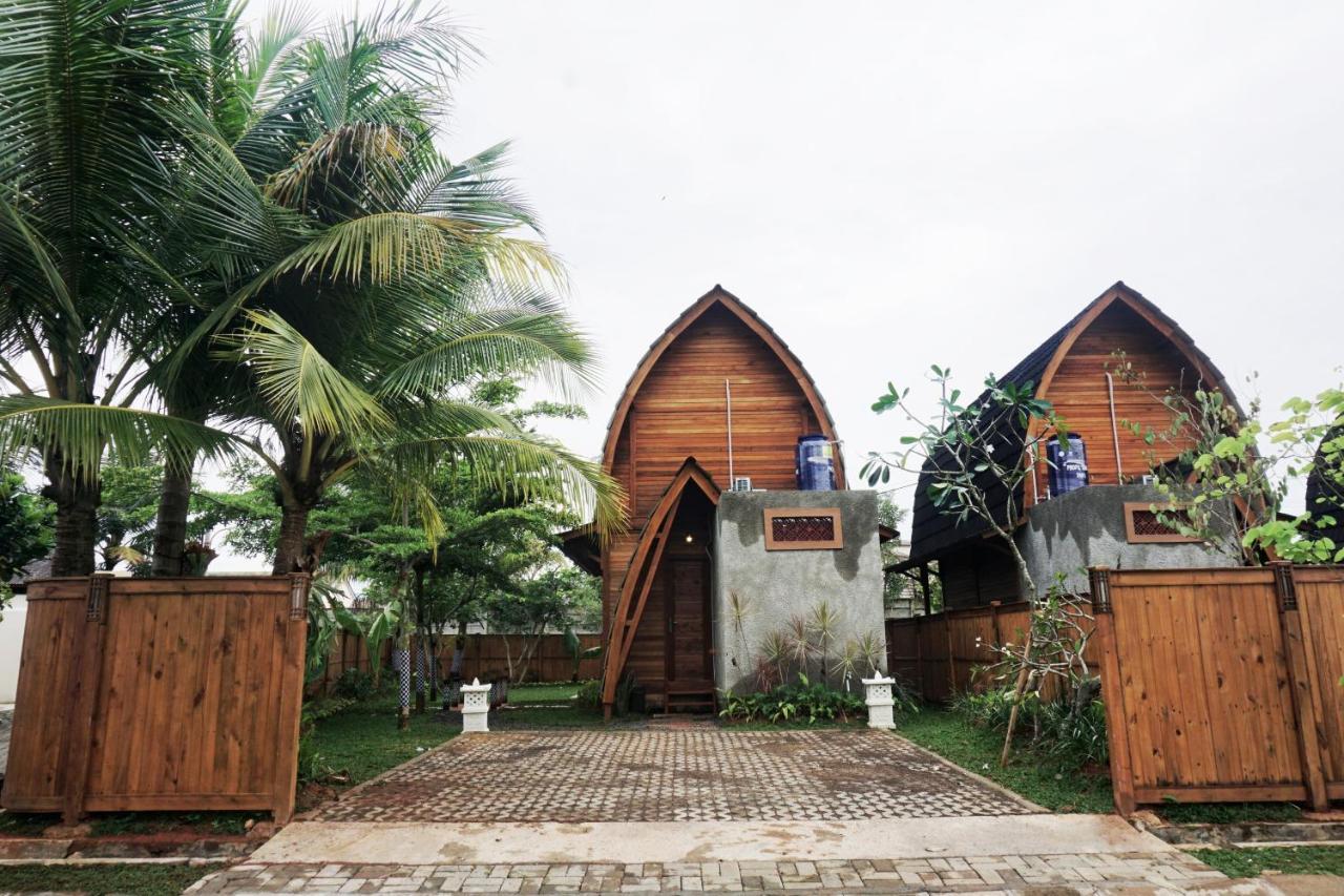 Collection O 9 Villa Ubud Anyer Exterior photo